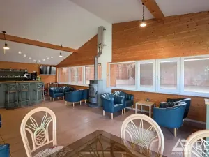 Prodej zemědělského objektu, Úžice, 5128 m2