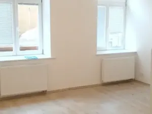 Pronájem bytu 1+kk, Praha - Karlín, Pobřežní, 41 m2