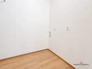 Pronájem bytu 3+1, Praha - Dejvice, Evropská, 93 m2