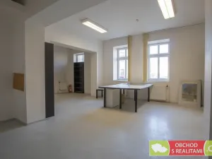 Prodej kanceláře, Chrudim - Chrudim IV, Lupáčova, 612 m2