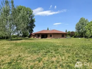 Prodej komerčního pozemku, Úžice, 68855 m2