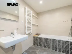 Prodej bytu 1+kk, Praha - Žižkov, Olšanská, 34 m2