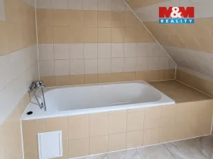 Pronájem bytu 2+1, Nový Bor, Husova, 78 m2
