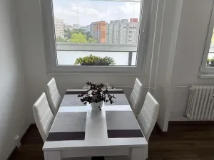 Pronájem bytu 3+1, Praha - Horní Měcholupy, Milánská, 70 m2