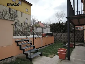 Pronájem bytu 2+kk, Praha - Smíchov, U Malvazinky, 38 m2