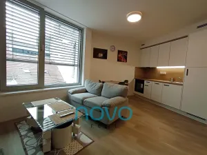 Pronájem bytu 2+kk, Praha - Smíchov, Plzeňská, 37 m2