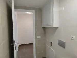 Pronájem bytu 1+kk, Praha - Dolní Chabry, Ústecká, 34 m2