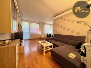 Prodej bytu 3+1, Praha - Prosek, Pískovcová, 67 m2