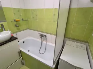 Prodej bytu 2+kk, Praha - Kobylisy, Třebenická, 39 m2