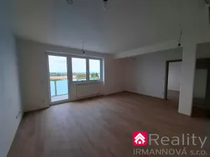 Prodej bytu 2+kk, Pohořelice, Znojemská, 66 m2