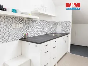Pronájem bytu 2+kk, Pardubice - Rosice, generála Svobody, 50 m2