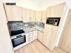 Pronájem bytu 2+kk, Praha - Vyšehrad, Neklanova, 57 m2