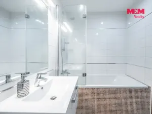 Pronájem bytu 2+kk, Praha - Letňany, Hlučkova, 60 m2
