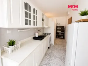 Prodej bytu 2+1, Karlovy Vary - Doubí, Jahodová, 65 m2