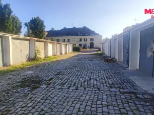Pronájem garáže, Hradec Králové, U Kavalíru, 17 m2