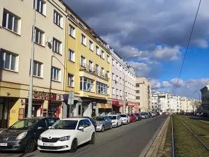 Prodej obchodního prostoru, Praha, Bělohorská, 86 m2
