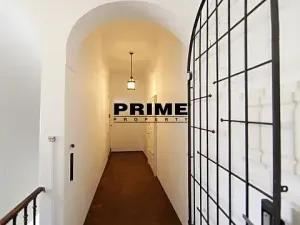 Pronájem bytu 3+1, Praha - Malá Strana, Sněmovní, 85 m2