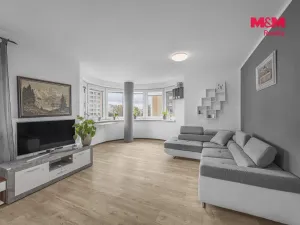 Pronájem bytu 2+kk, Pardubice - Zelené Předměstí, nábřeží Závodu míru, 58 m2