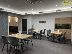 Prodej obchodního prostoru, Kroměříž, Velké náměstí, 143 m2
