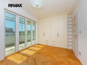Pronájem bytu 3+kk, Praha - Podolí, U Kublova, 88 m2