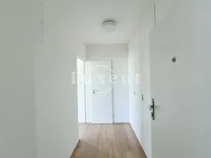 Pronájem bytu 1+kk, Praha - Vinohrady, Lucemburská, 30 m2