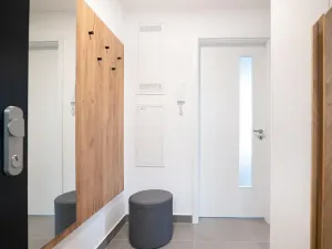 Pronájem bytu 1+kk, Praha - Prosek, Litoměřická, 35 m2