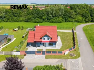Prodej rodinného domu, Všechlapy, 180 m2