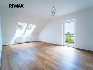 Prodej rodinného domu, Všechlapy, 180 m2