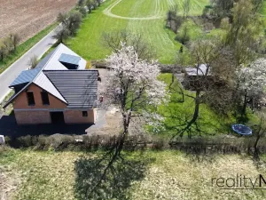 Prodej rodinného domu, Rovensko pod Troskami, 252 m2