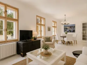 Pronájem bytu 3+1, Praha - Malá Strana, Všehrdova, 80 m2