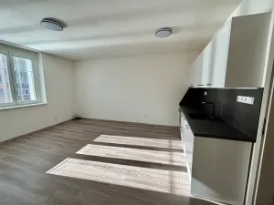 Pronájem bytu 1+kk, Praha - Strašnice, V předpolí, 30 m2