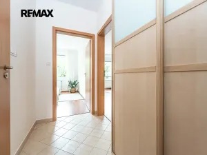 Prodej bytu 2+kk, Praha - Hlubočepy, Kováříkova, 37222 m2