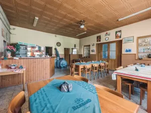 Prodej komerční nemovitosti, Klamoš, 865 m2