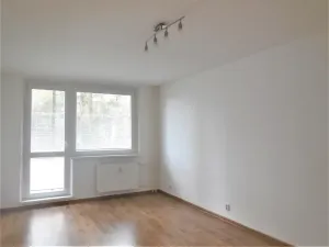 Pronájem bytu 1+kk, Zlín, Družstevní, 35 m2