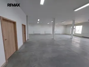 Pronájem obchodního prostoru, Slavkov u Brna, 200 m2