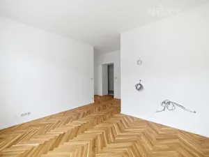 Prodej bytu 2+kk, Praha - Vysočany, Pod pekárnami, 43 m2