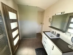 Pronájem bytu 3+1, Kostomlaty pod Milešovkou, Husova, 130 m2