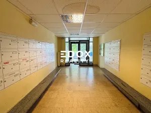 Prodej bytu 3+1, Říčany, Komenského náměstí, 64 m2