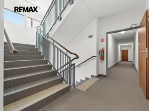 Pronájem bytu 2+kk, Praha - Strašnice, Strančická, 48 m2