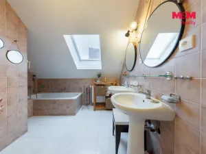 Prodej rodinného domu, Karlovy Vary - Dvory, V Lučinách, 330 m2