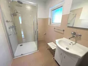 Pronájem rodinného domu, Vizovice, 290 m2
