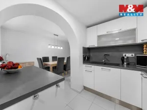 Prodej rodinného domu, Chlumec, Chlumecká, 260 m2