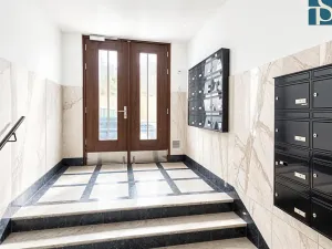 Prodej bytu 2+1, Praha - Nové Město, Na slupi, 70 m2