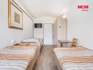 Prodej činžovního domu, Černčice, Husova, 732 m2