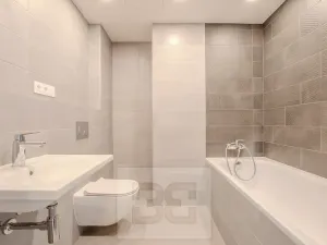 Pronájem bytu 2+kk, Praha - Vysočany, Střídavá, 56 m2