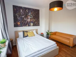 Pronájem bytu 2+kk, Praha - Karlín, Pobřežní, 56 m2