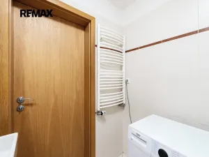 Prodej bytu 2+kk, Praha - Holešovice, Osadní, 54 m2