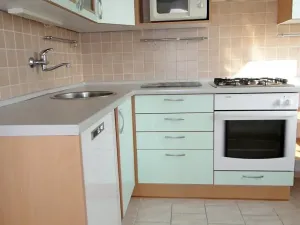 Pronájem bytu 3+1, Praha - Prosek, Zárybská, 67 m2