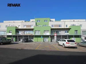 Pronájem garážového stání, Kolín, Antonína Dvořáka, 15 m2