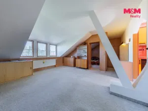Prodej bytu 3+1, Ostrov, Masarykova, 87 m2
